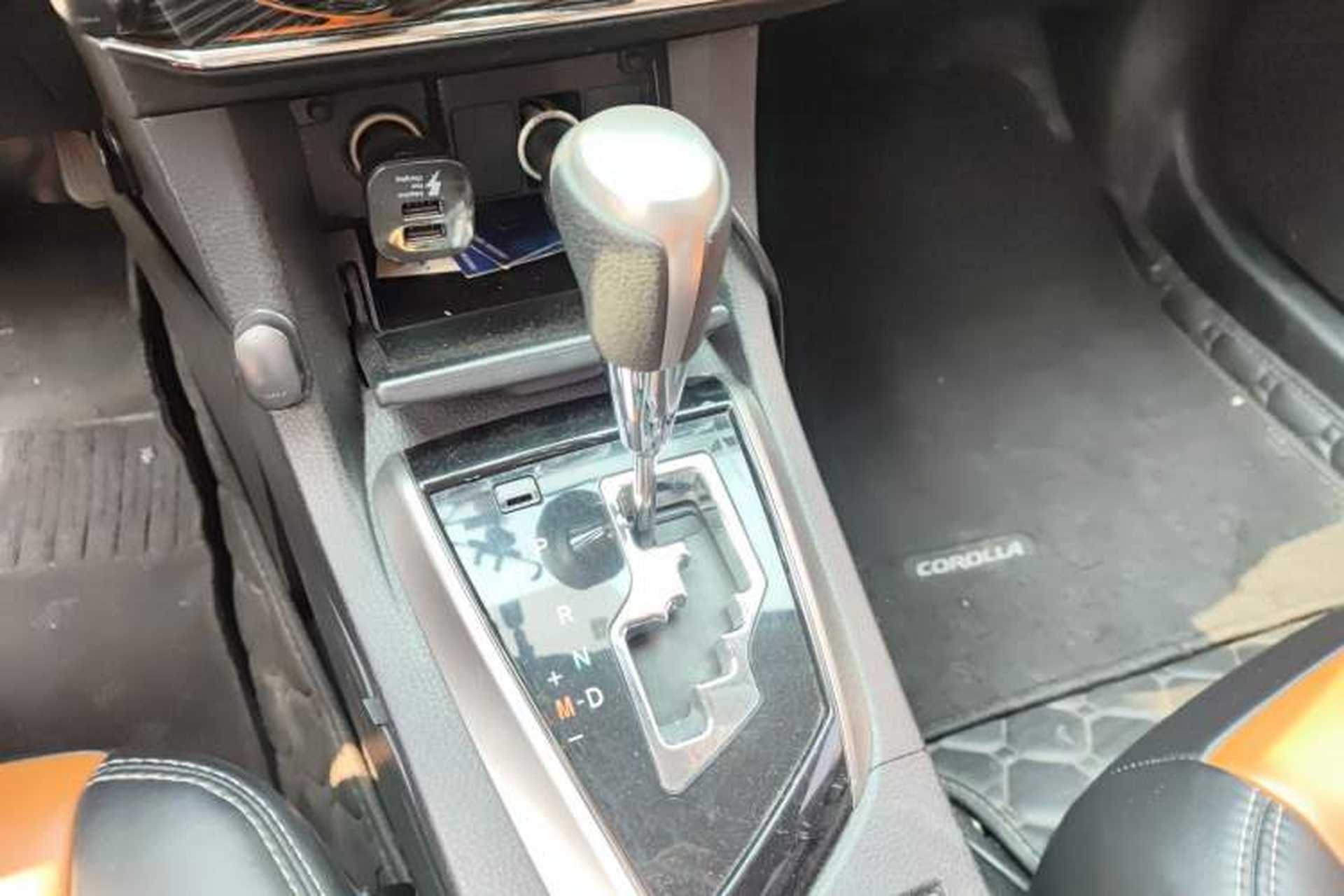 Used Toyota Corolla 2014 1.6L CVT GL-i Gear Lever