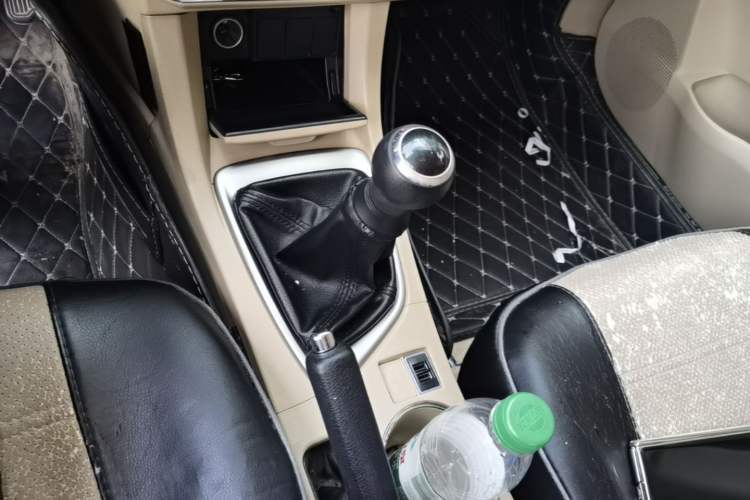 Used Toyota Corolla 2014 1.6L Manual GL Gear Lever