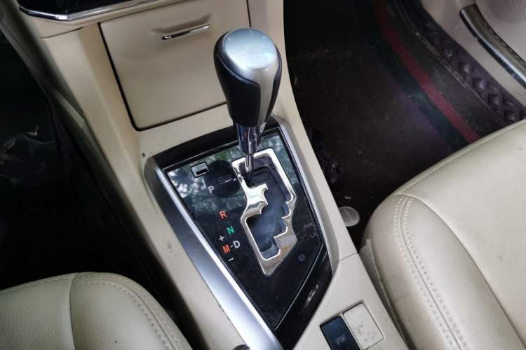 Used Toyota Corolla 2014 1.6L CVT GL Gear Lever