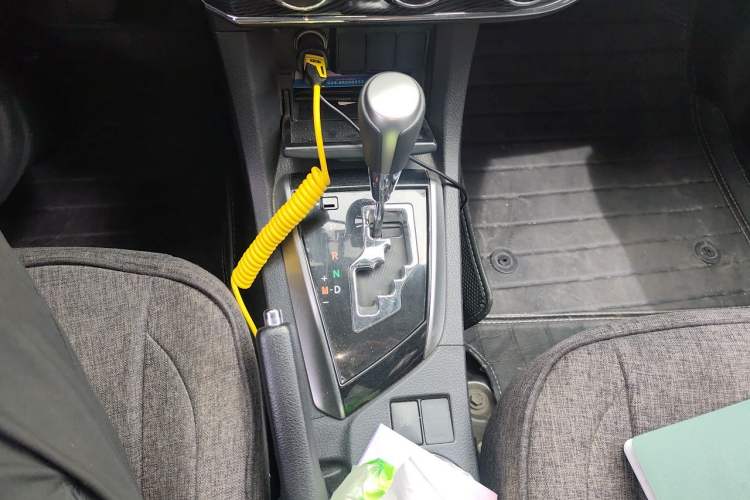 Used Toyota Corolla 2014 1.6L CVT GL-i Gear Lever