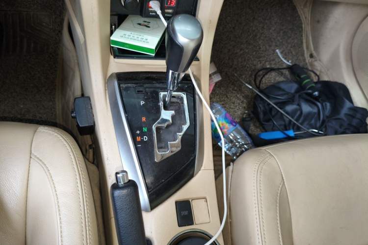 Used Toyota Corolla 2014 1.6L CVT GL-i Leather Edition Gear Lever