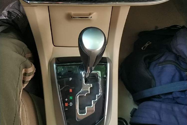 Used Toyota Corolla 2014 1.6L CVT GL-i Gear Lever