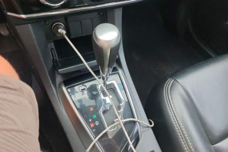 Used Toyota Corolla 2014 1.6L CVT GL Gear Lever