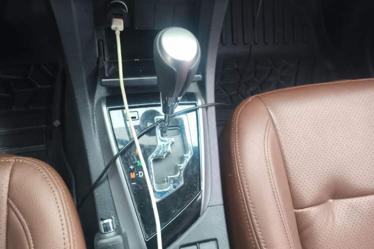 Used Toyota Corolla 2014 1.6L CVT GL-i Gear Lever