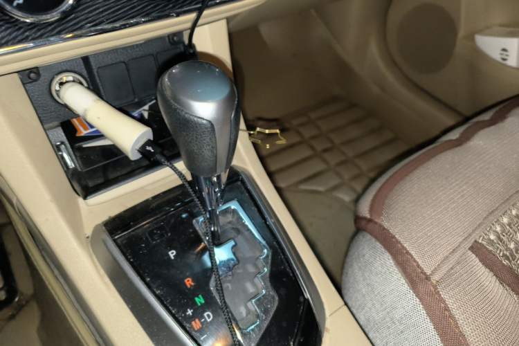 Used Toyota Corolla 2014 1.6L CVT GL-i Gear Lever