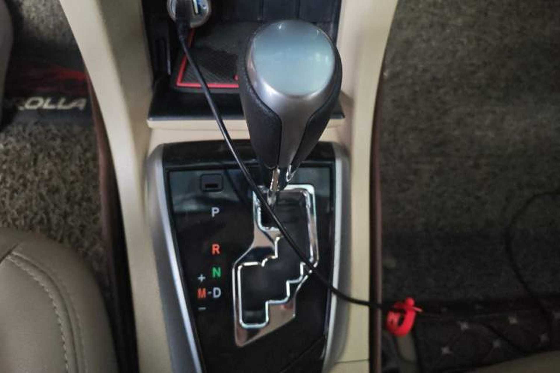 Used Toyota Corolla 2014 1.6L CVT GL Gear Lever