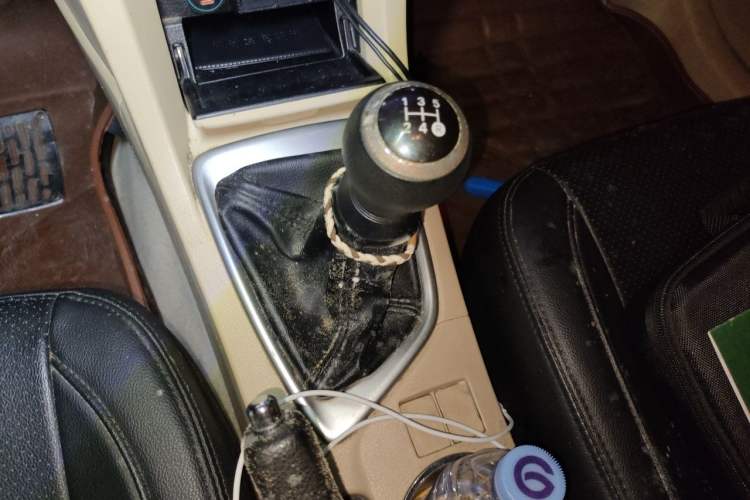 Used Toyota Corolla 2014 1.6L Manual GL Gear Lever