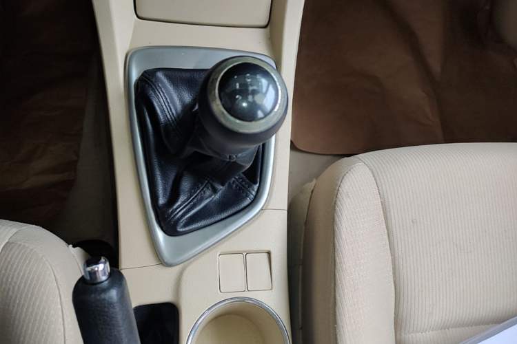 Used Toyota Corolla 2014 1.6L Manual GL Gear Lever