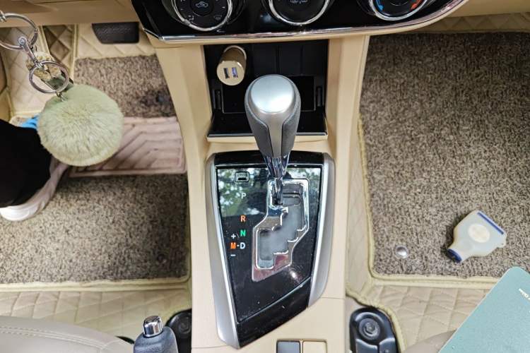 Used Toyota Corolla 2014 1.6L CVT GL Gear Lever