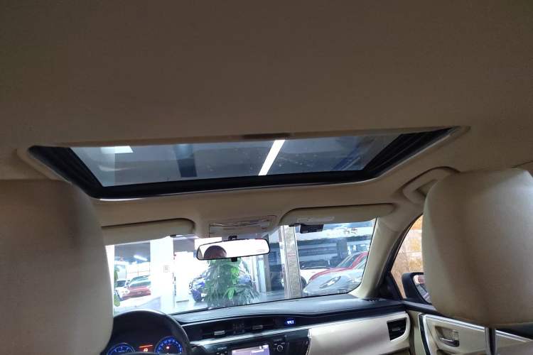 Used Toyota Corolla 2014 1.6L CVT GLX-i Headliner
