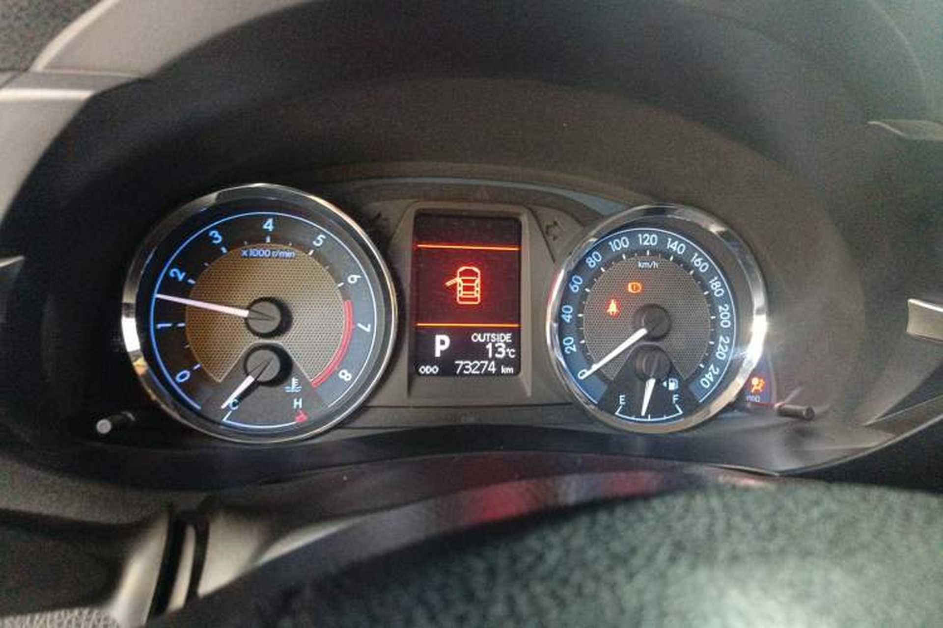 Used Toyota Corolla 2014 1.6L CVT GL-i Leather Edition Instrument Cluster