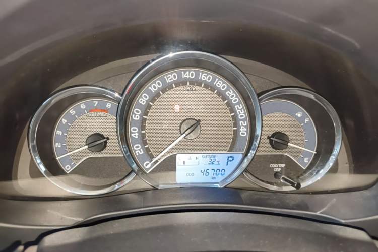 Used Toyota Corolla 2014 1.6L CVT GL Instrument Cluster