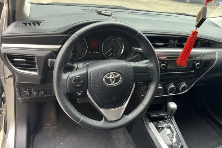 Used Toyota Corolla 2014 1.6L CVT GL-i Leather Edition Interior 1
