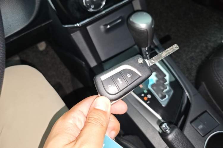 Used Toyota Corolla 2014 1.6L CVT GL Interior 1