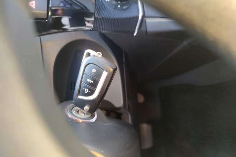 Used Toyota Corolla 2014 1.6L CVT GL-i Interior 1