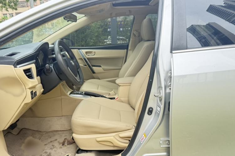 Used Toyota Corolla 2014 1.6L CVT GL-i Interior 3