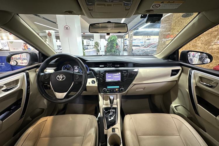 Used Toyota Corolla 2014 1.6L CVT GLX-i Interior 4