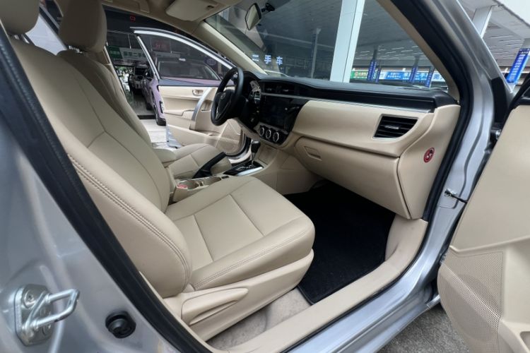 Used Toyota Corolla 2014 1.6L CVT GL Interior 5