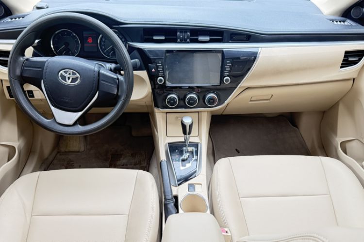 Used Toyota Corolla 2014 1.6L CVT GL-i Interior 5