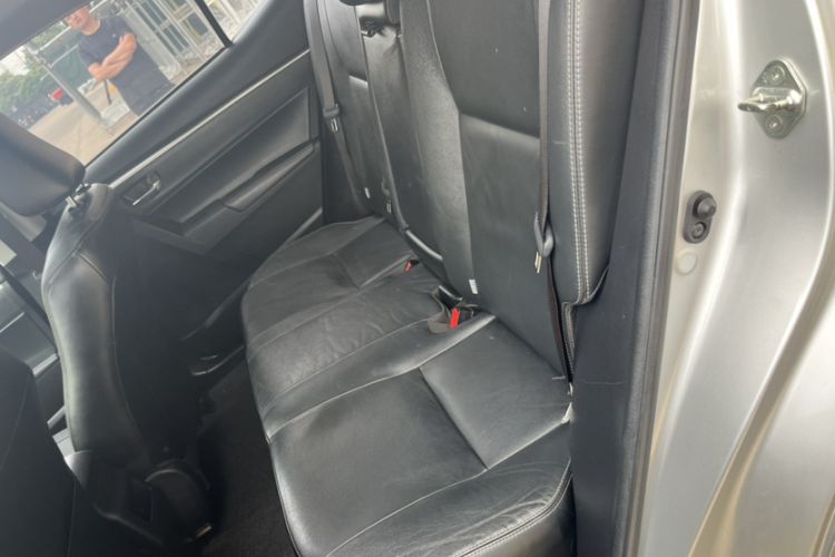 Used Toyota Corolla 2014 1.6L CVT GL-i Leather Edition Interior 9