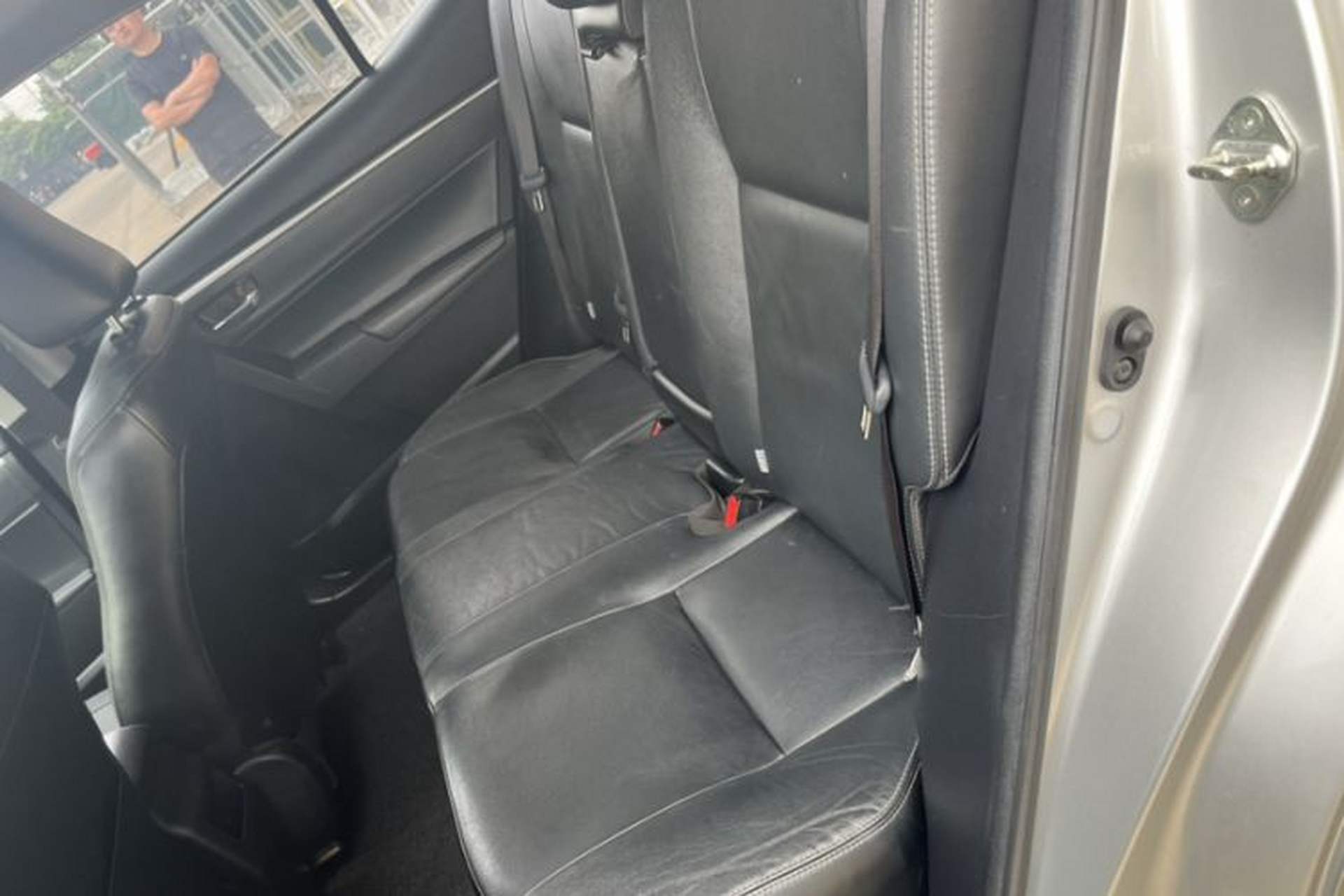 Used Toyota Corolla 2014 1.6L CVT GL-i Leather Edition Interior 9