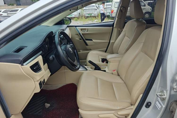 Used Toyota Corolla 2014 1.6L CVT GL-i Leather Edition Left Front Seat