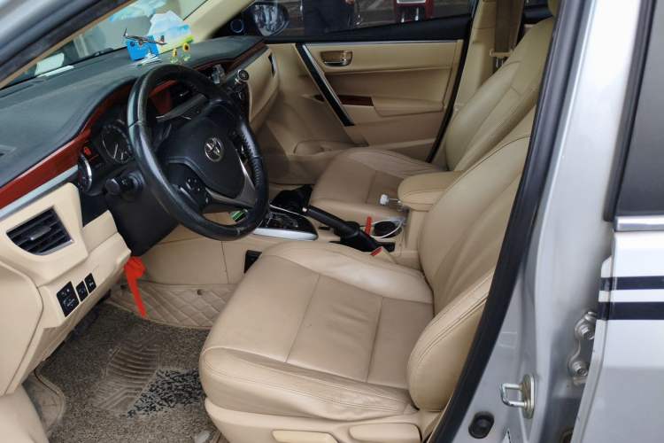 Used Toyota Corolla 2014 1.6L CVT GL-i Leather Edition Left Front Seat