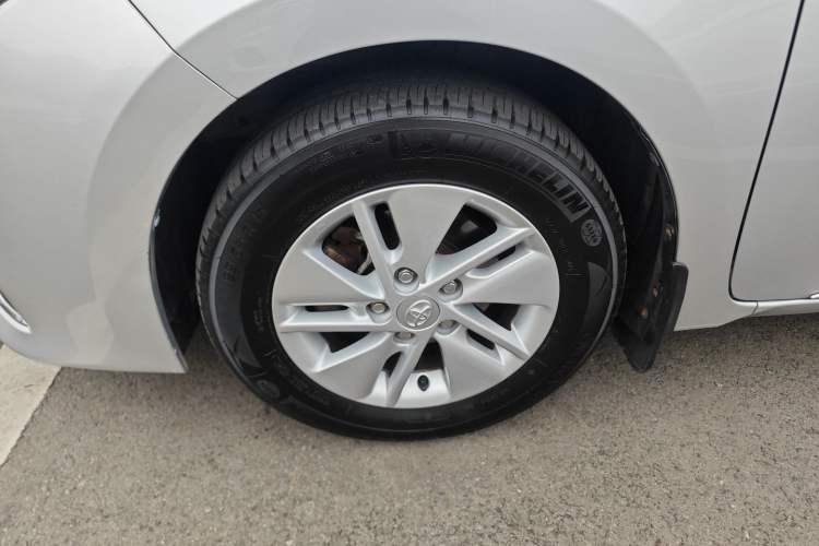 Used Toyota Corolla 2014 1.6L CVT GL-i Left Front Wheel Hub