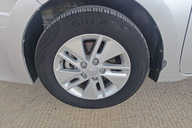 Used Toyota Corolla 2014 1.6L CVT GL Left Front Wheel Hub