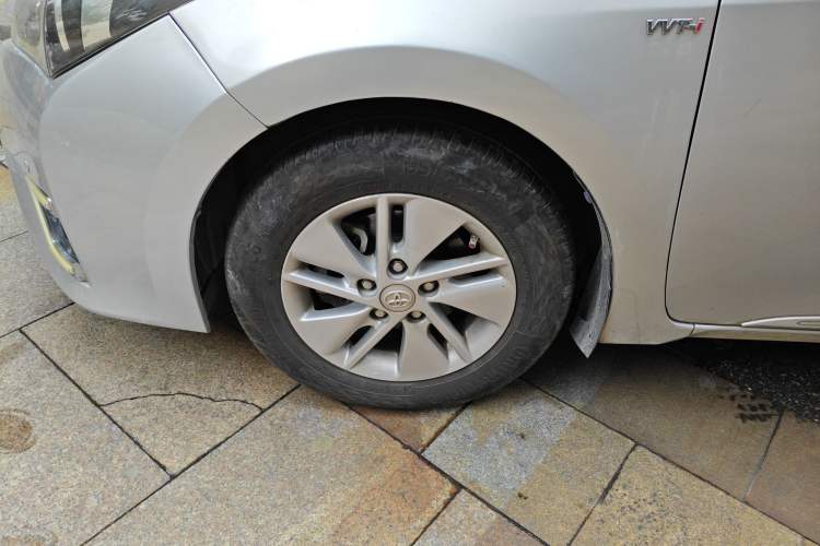 Used Toyota Corolla 2014 1.6L CVT GL-i Left Front Wheel Hub