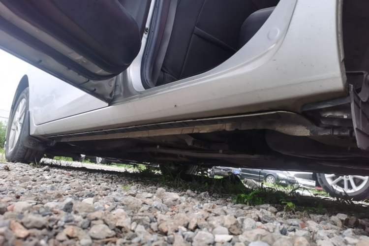 Used Toyota Corolla 2014 1.6L CVT GL Left Side Sill