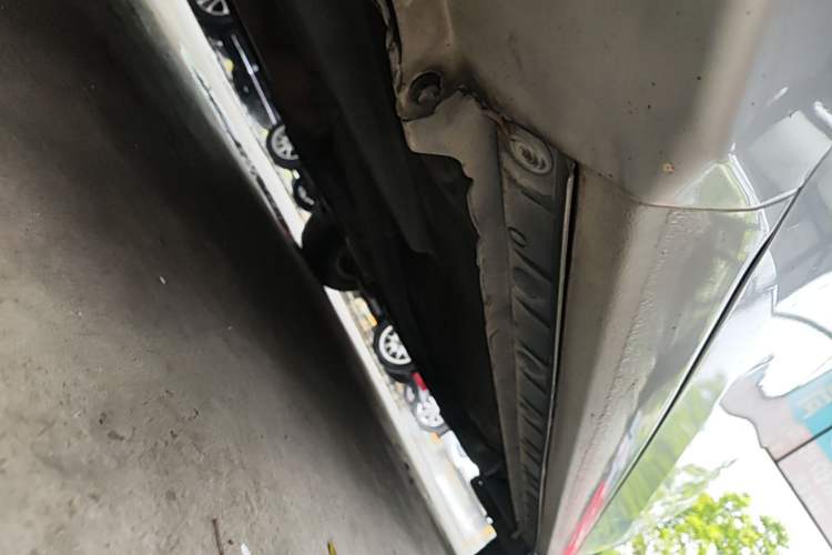 Used Toyota Corolla 2014 1.6L CVT GL Left Side Sill