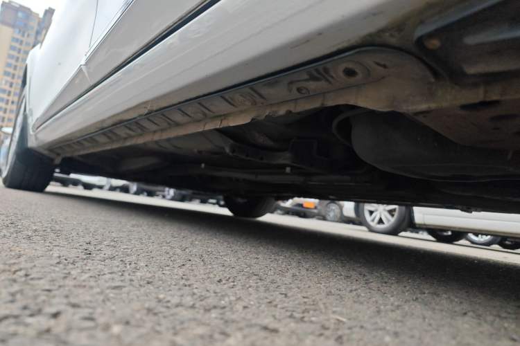 Used Toyota Corolla 2014 1.6L CVT GL-i Left Side Sill