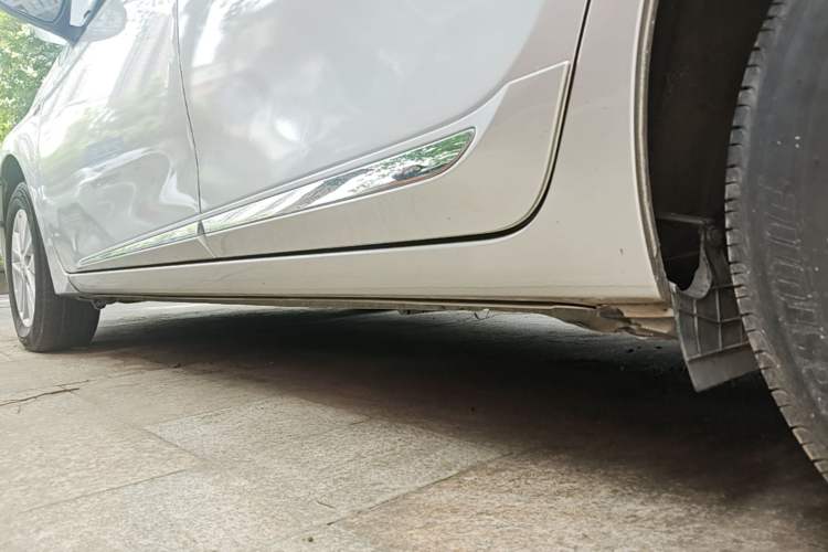 Used Toyota Corolla 2014 1.6L CVT GL-i Left Side Sill