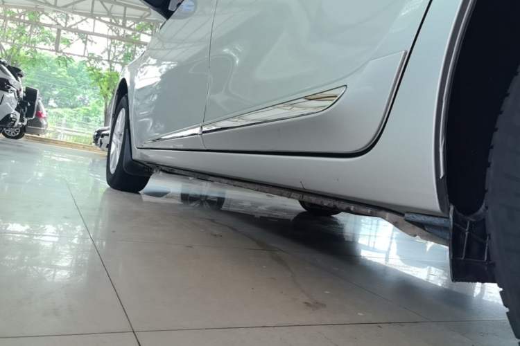 Used Toyota Corolla 2014 1.6L CVT GL-i Left Side Sill