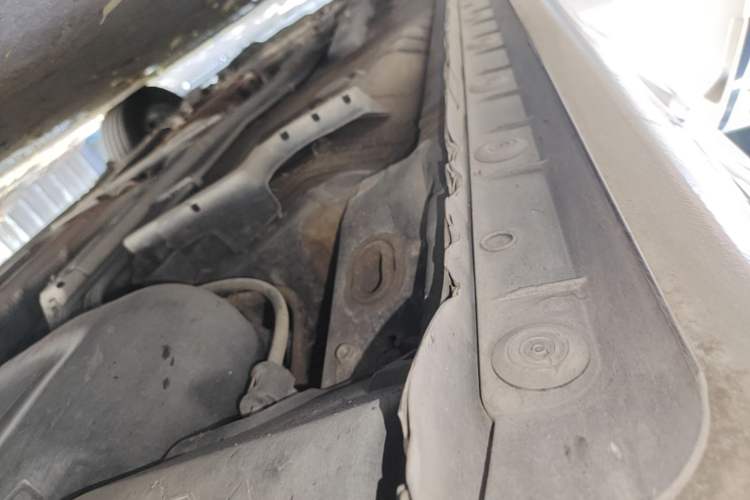 Used Toyota Corolla 2014 1.6L CVT GL-i Left Side Sill