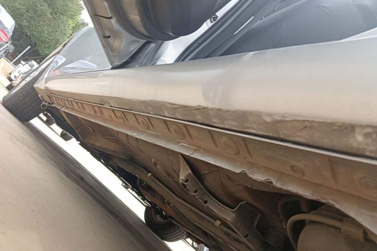 Used Toyota Corolla 2014 1.6L CVT GL Left Side Sill