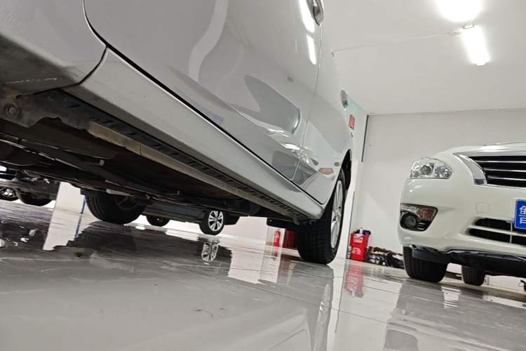 Used Toyota Corolla 2014 1.6L CVT GL Left Side Sill