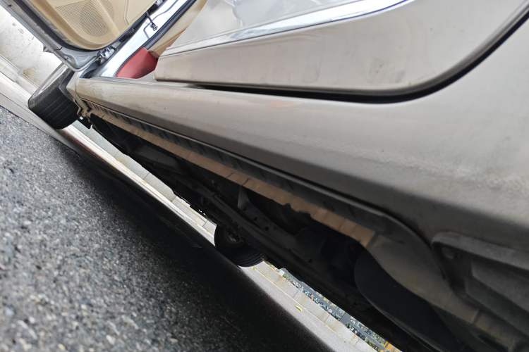 Used Toyota Corolla 2014 1.6L CVT GL-i Left Side Sill