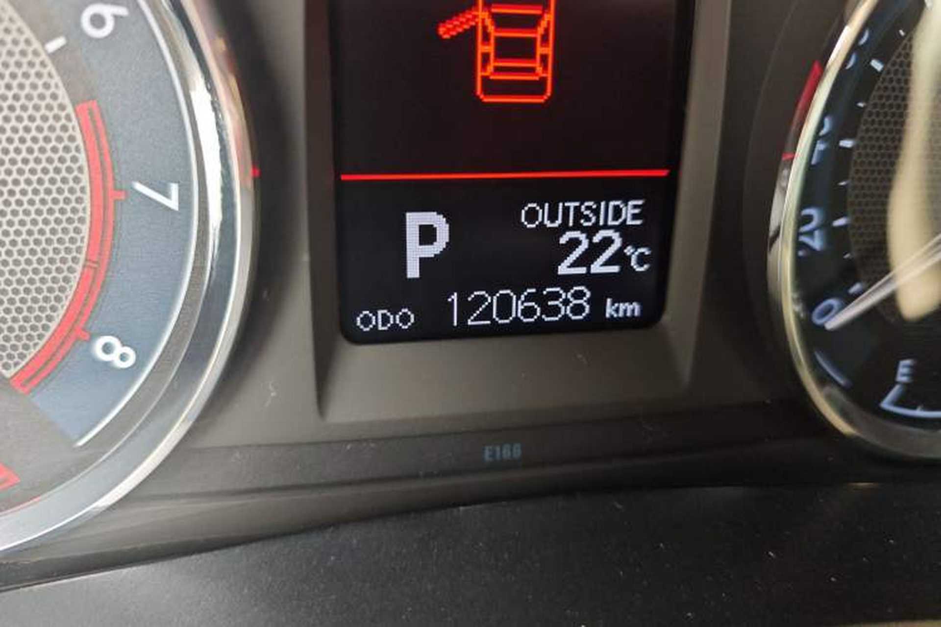 Used Toyota Corolla 2014 1.6L CVT GL-i Odometer Close Up