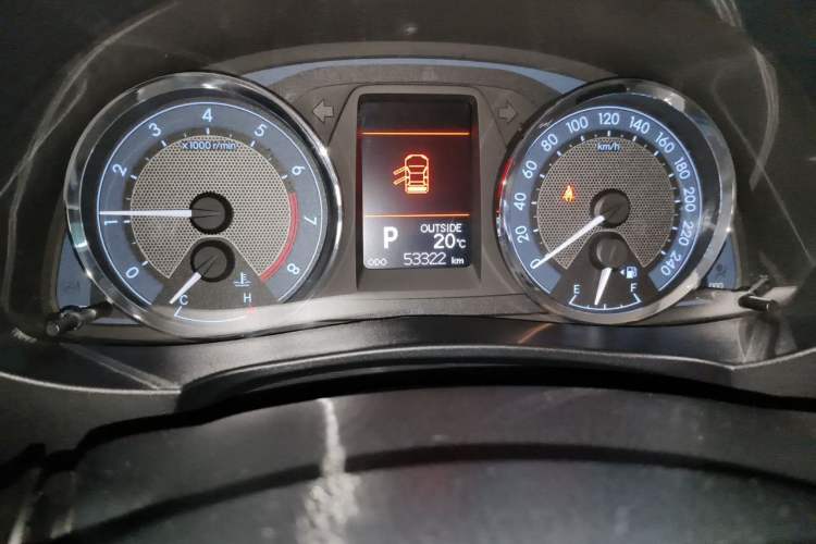 Used Toyota Corolla 2014 1.6L CVT GL-i Odometer Close Up
