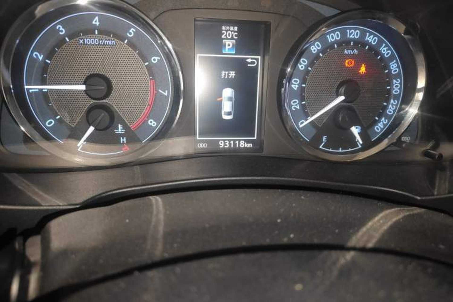 Used Toyota Corolla 2014 1.8L CVT GLX-i Odometer Close Up