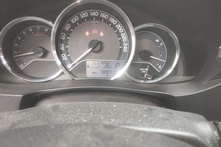 Used Toyota Corolla 2014 1.6L CVT GL Odometer Close Up