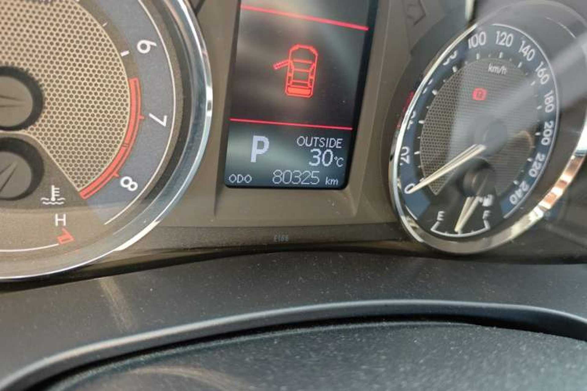Used Toyota Corolla 2014 1.6L CVT GL-i Leather Edition Odometer Close Up