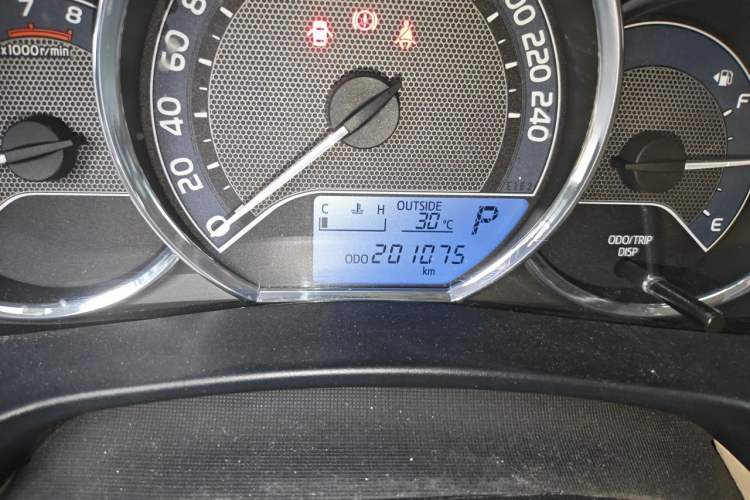Used Toyota Corolla 2014 1.6L CVT GL Odometer Close Up