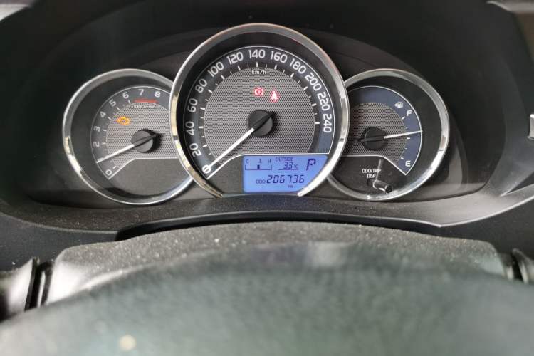 Used Toyota Corolla 2014 1.6L CVT GL Odometer Close Up