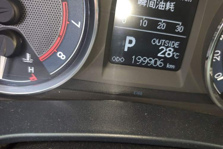 Used Toyota Corolla 2014 1.6L CVT GL-i Odometer Close Up