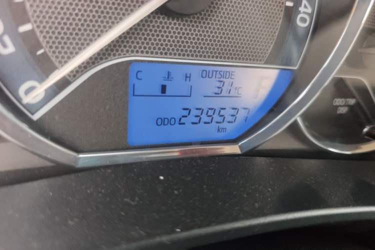 Used Toyota Corolla 2014 1.6L CVT GL Odometer Close Up