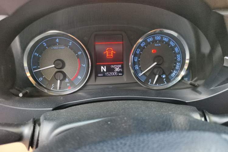 Used Toyota Corolla 2014 1.6L CVT GL-i Odometer Close Up