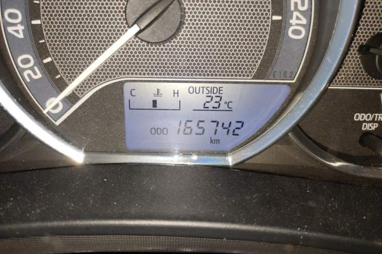 Used Toyota Corolla 2014 1.6L Manual GL Odometer Close Up
